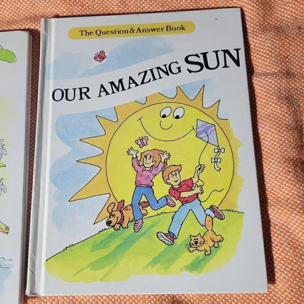 Lot Of 2 The Question And Answer Book Our Amazing Sun & Amazing World Of Animals